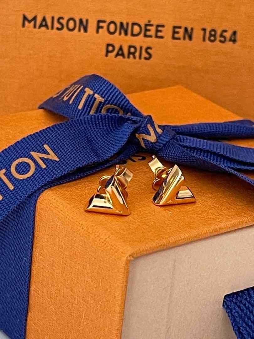 Louis Vuitton Silver Tone Essential V Stud Earrings – STYLISHTOP