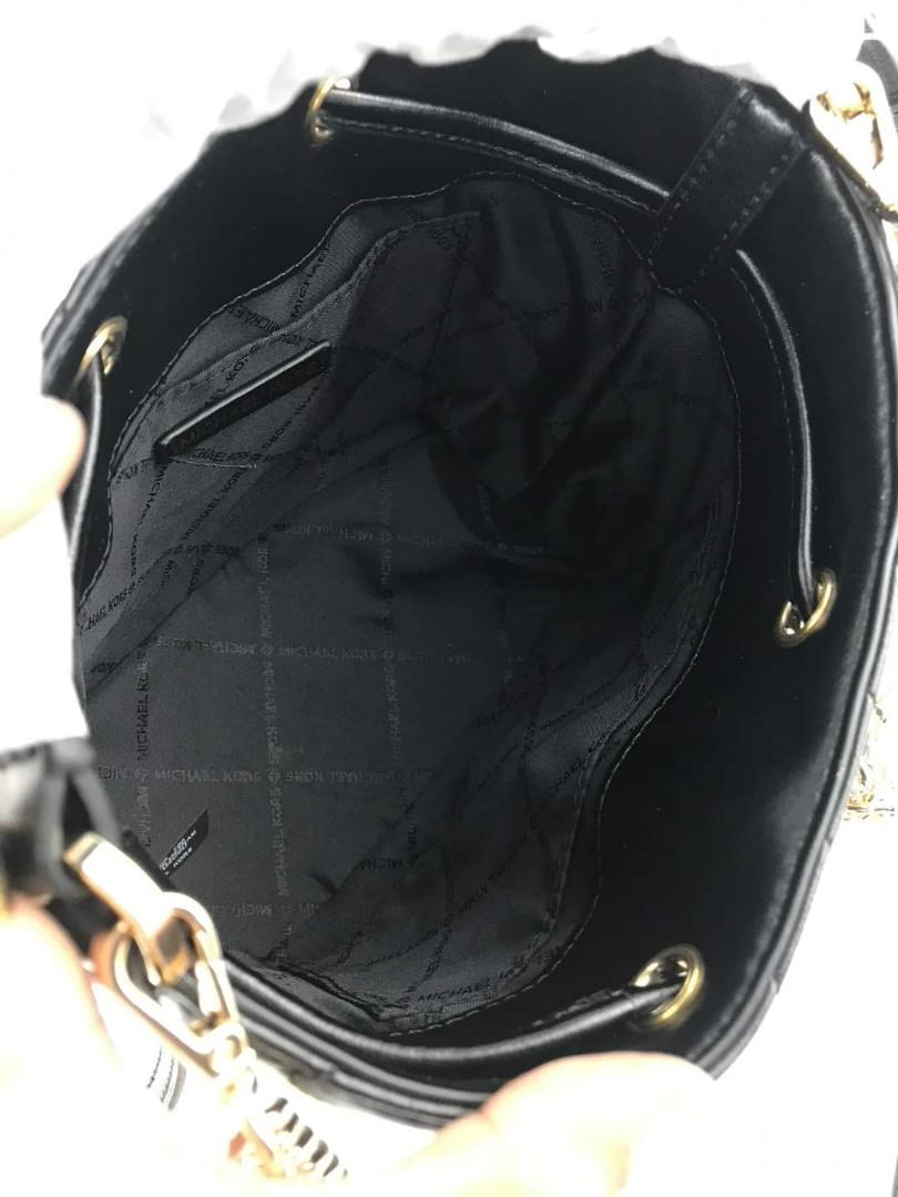 Michael Kors Suri Small Quilted Crossbody Bag in Black, Women's Fashion