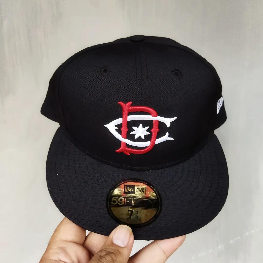 New Era Caps x DC shoes, Fesyen Pria, Aksesoris, Topi di Carousell