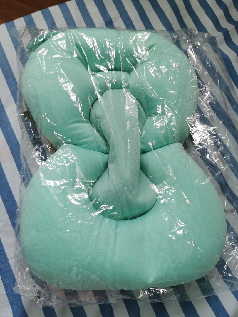 Newborn bathtub insert, Babies & Kids, Bathing & Changing, Bathtub