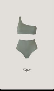 (Category: ) located in . Submitted by caycloset (Listing ID 1149456435, Image 1). Description: .