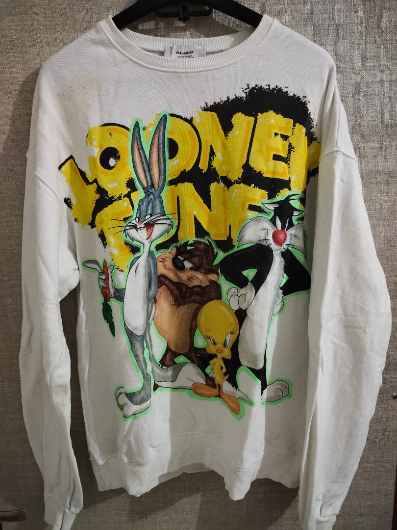 Pull and bear looney tunes sweatshirt store