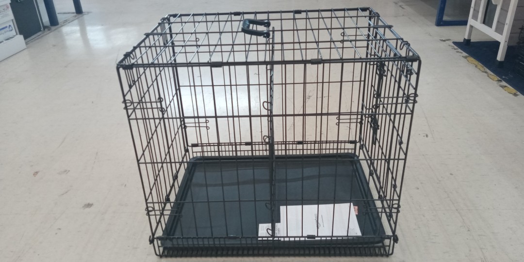 SINGLE DOOR FOLDING METAL DOG CRATE Pet Supplies Homes Other