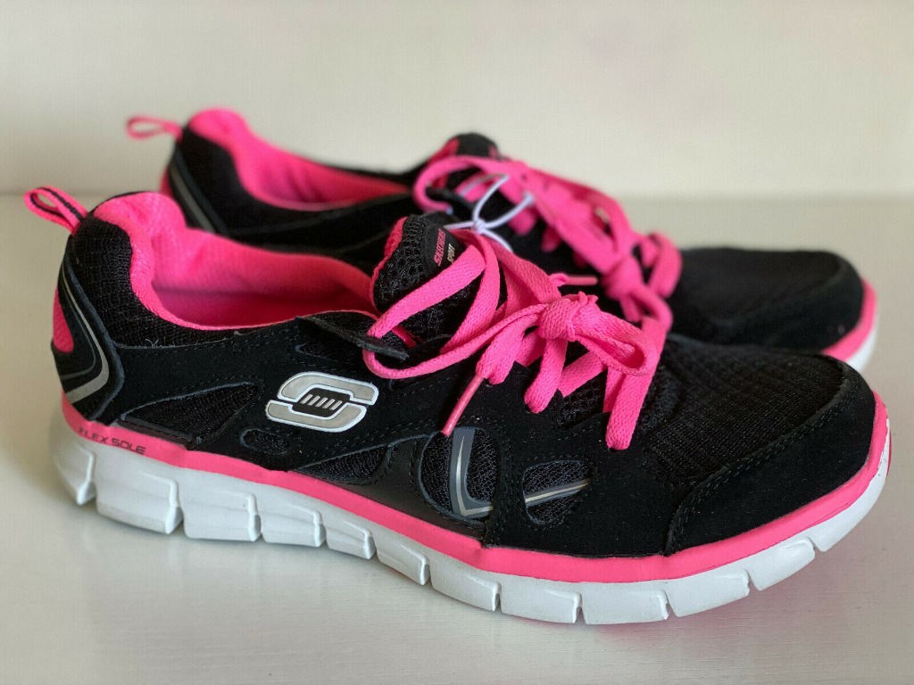 Skechers flex hotsell sole shoes