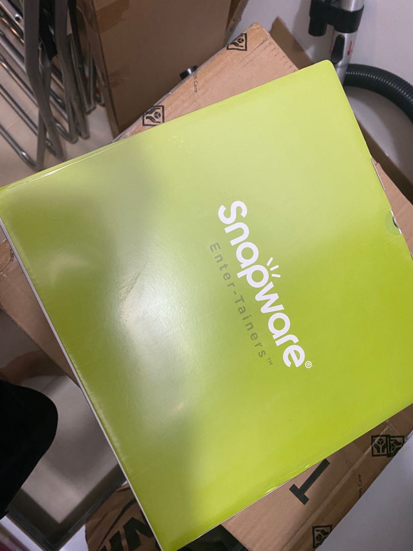 Snapware Entertainer set of 10, Furniture & Home Living, Kitchenware