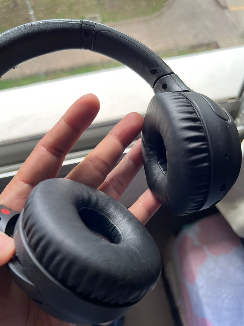 Sony XB-700, Audio, Headphones & Headsets on Carousell