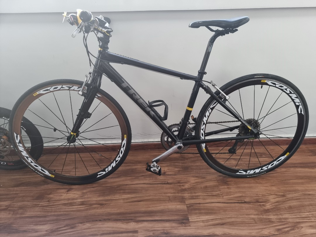 Trek FX 7.5 Livestrong Limited Edition 