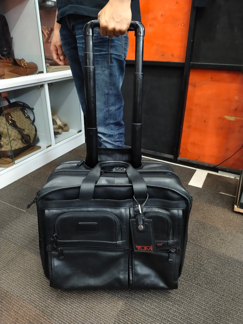 TUMI KOPER pilot deluxe leather 2 wheels Authentik, Fesyen Pria, Tas