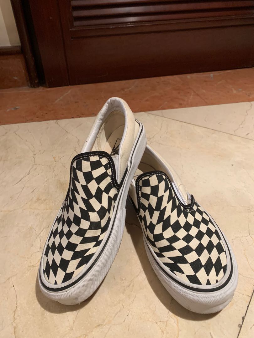 Checker van slip on sale ons