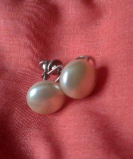 Vintage quality faux  pearl earrings!