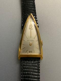 Vintage triangle watch store