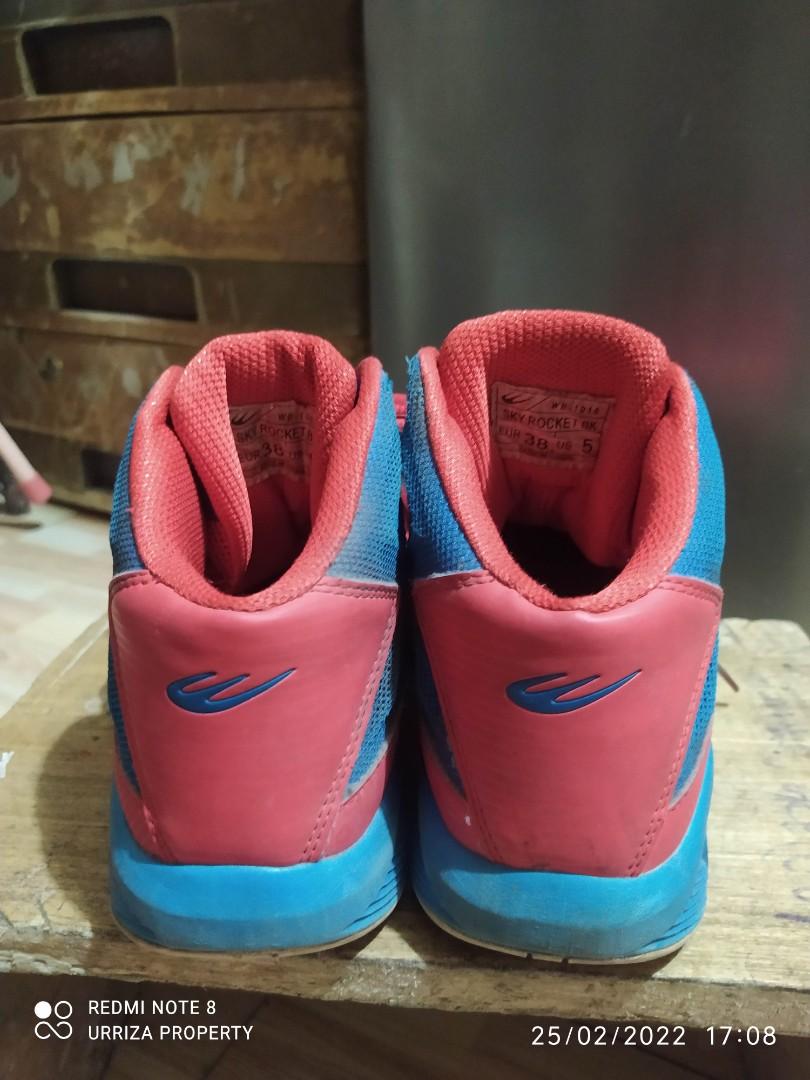 High neck discount basketball shoes