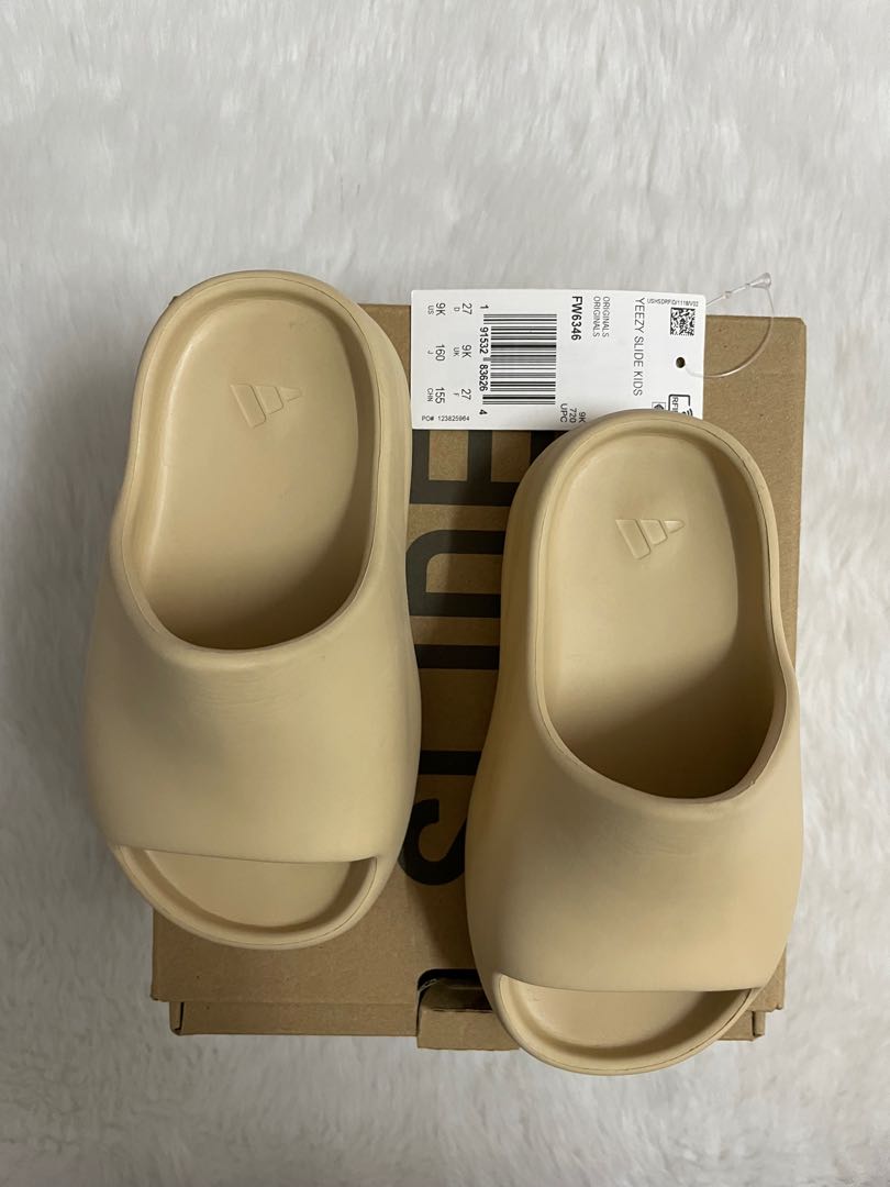 Yeezy slides hotsell in kids