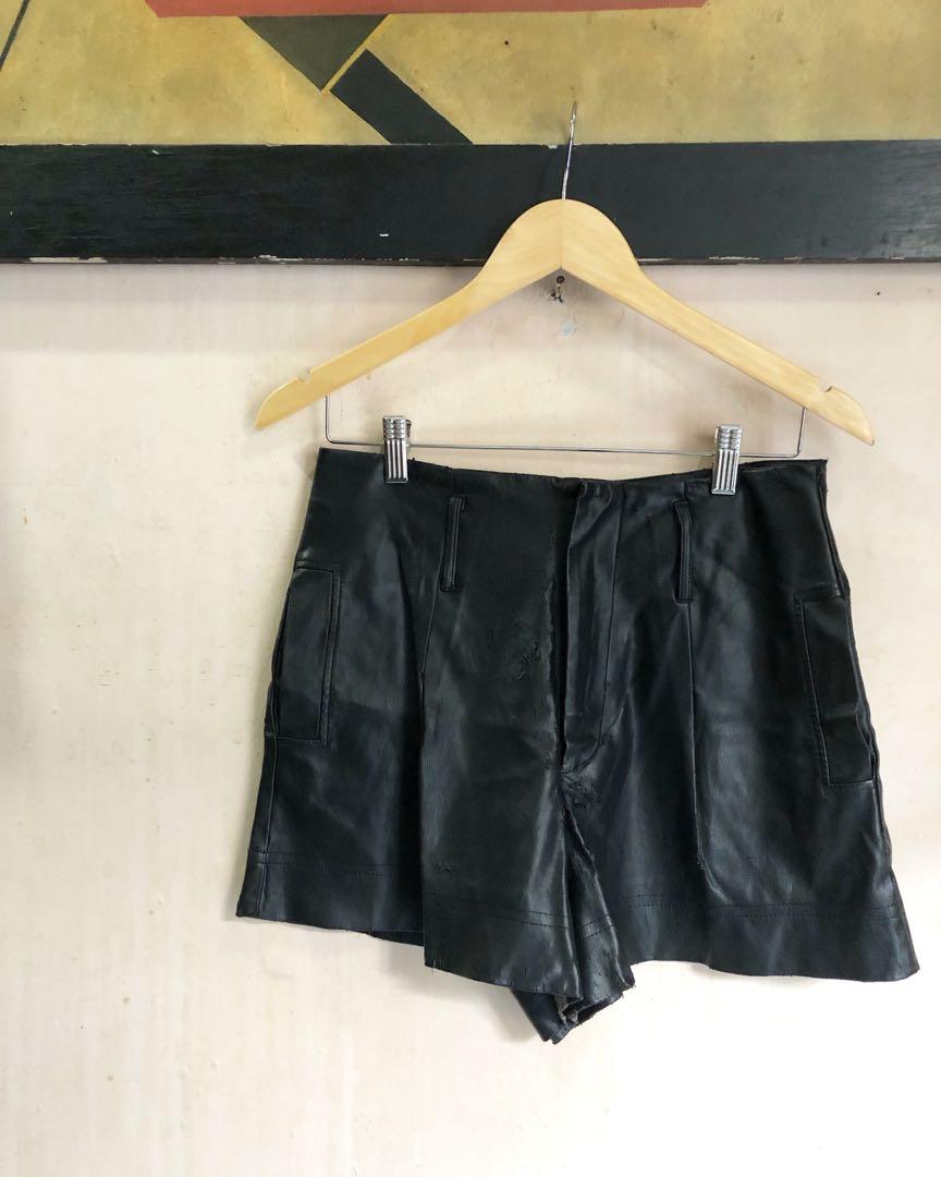 Zara Short Leather, Fesyen Wanita 