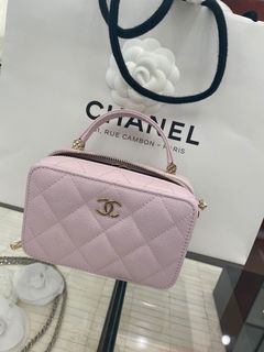 (Category: ) located in . Submitted by SGLuxuryCouture (Listing ID 1149741655, Image 1). Description: .
