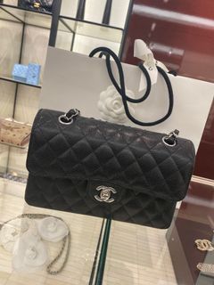 (Category: ) located in . Submitted by SGLuxuryCouture (Listing ID 1149740003, Image 1). Description: .