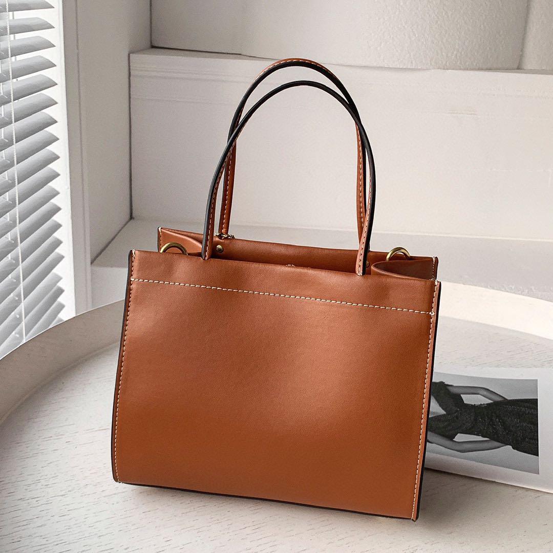 Coach Cashin Carry Tote 22