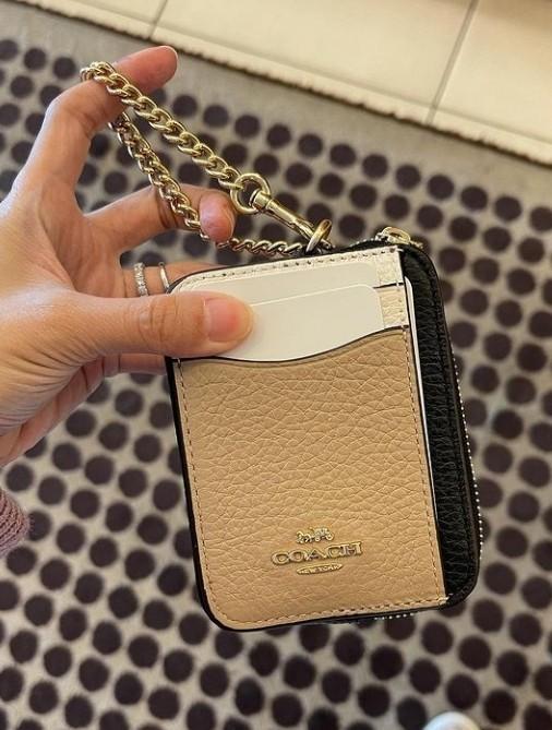 Coach zip chain card wallet, Women's Fashion, Bags & Wallets, Wallets & Card  holders on Carousell