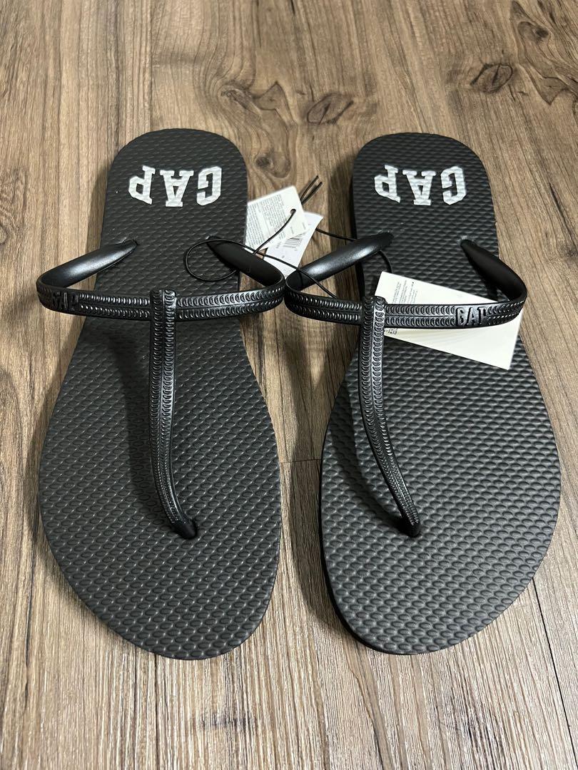 Gap black flip on sale flops
