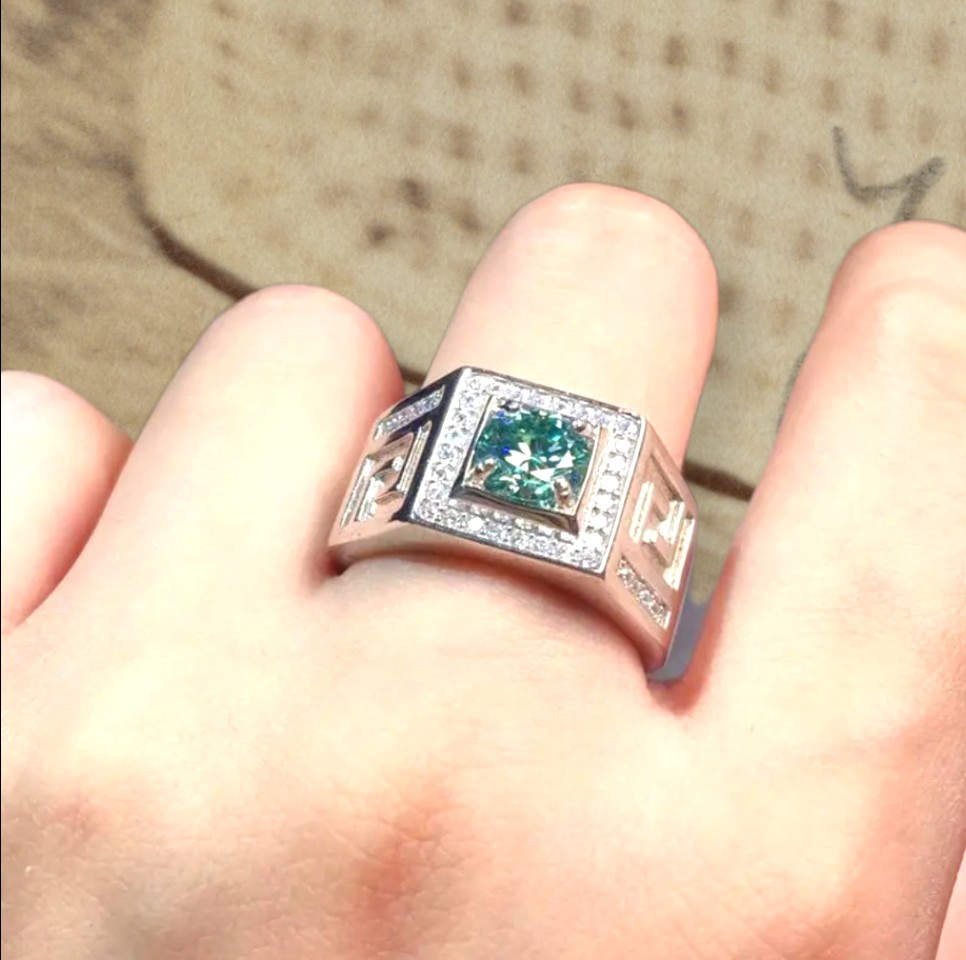 Harga batu moissanite store