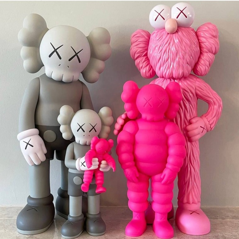 Kaws Family Pink (Kaws Family companion)