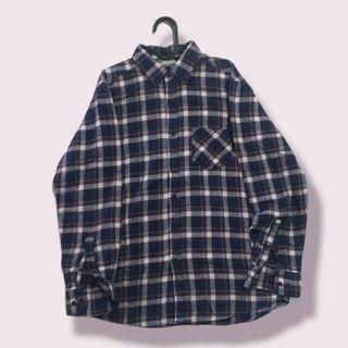 Kemeja flanel / flannel gu by uniqlo