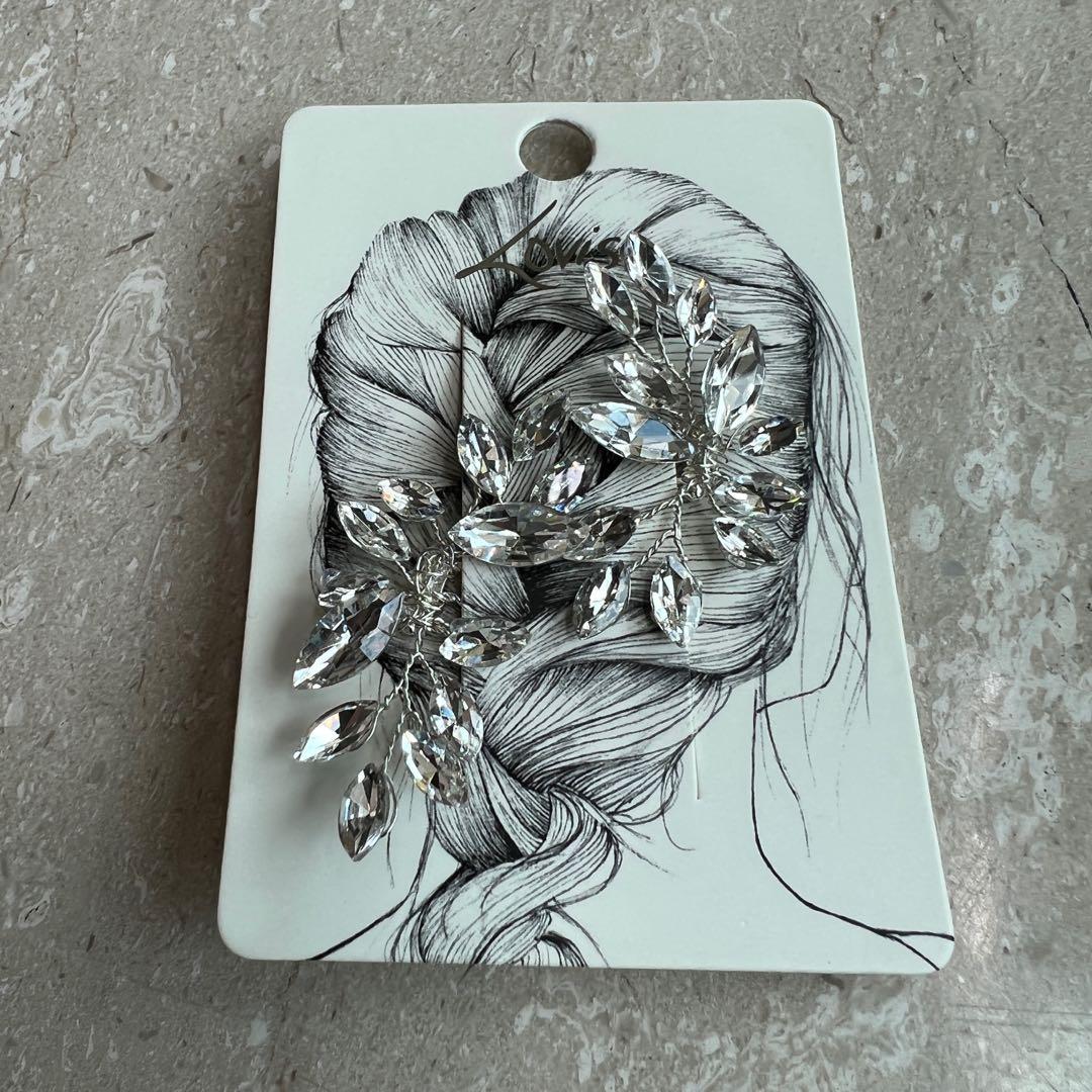 Lovisa Hair Bun Pin, Women's Fashion, Watches & Accessories, Hair