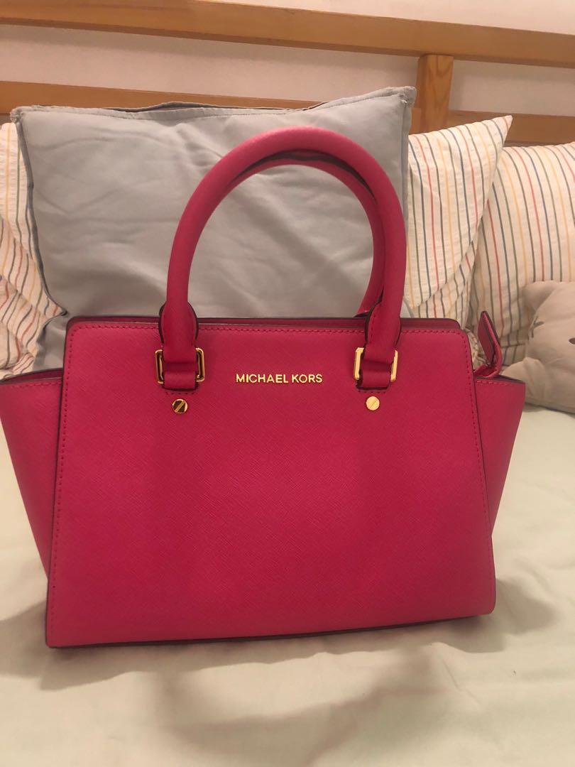 Michael kors fuschia best sale handbag