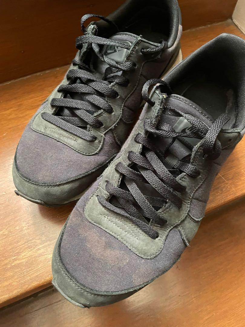 Nike Internationalist Black (Category: Sneakers) located in Manila. Submitted by rain_manoy (Listing ID 1149693934, Image 3). Description: Size 10.5 Guaranteed authentic Rfs: decluttering MOP: gcash, BDO Can still be used. .