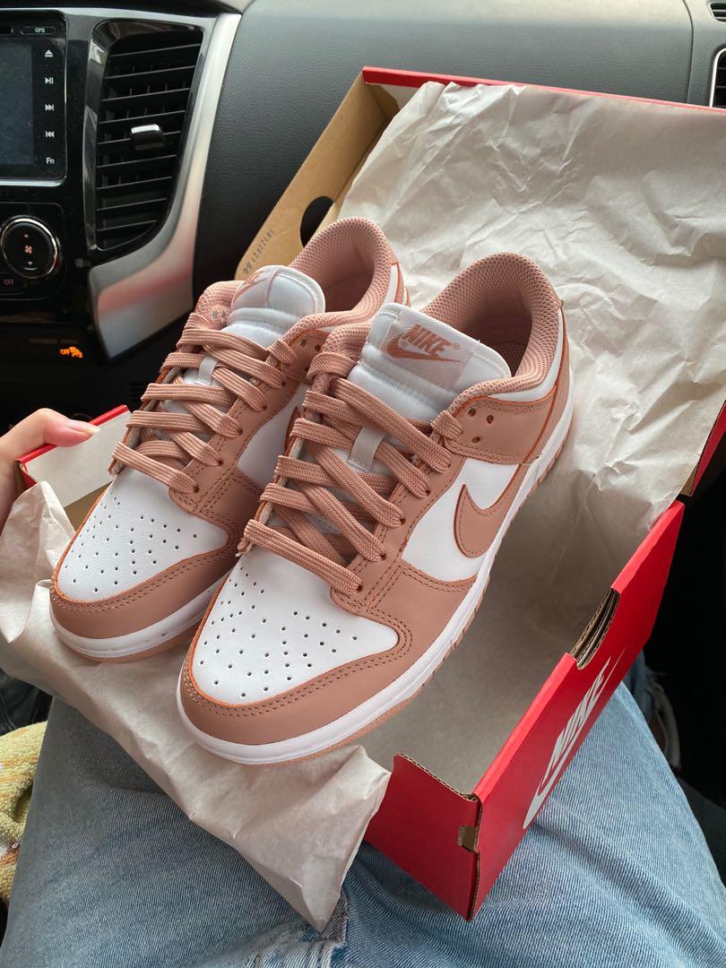Nike dunks deals rose gold