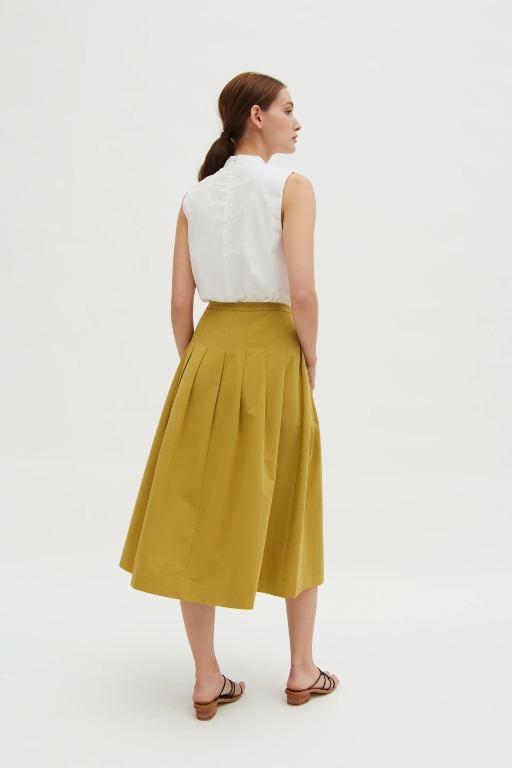 Gold pleated hotsell skirt 50