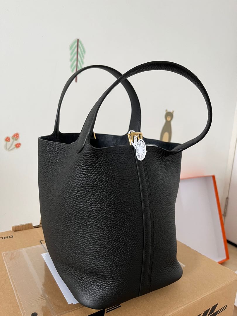Picotin 22 black GHW BNIB, Women's Fashion, Bags & Wallets, Tote Bags ...