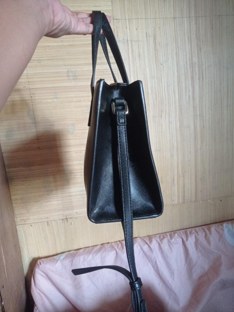 SLING BAG, Women's Fashion, Bags & Wallets, Cross-body Bags on Carousell