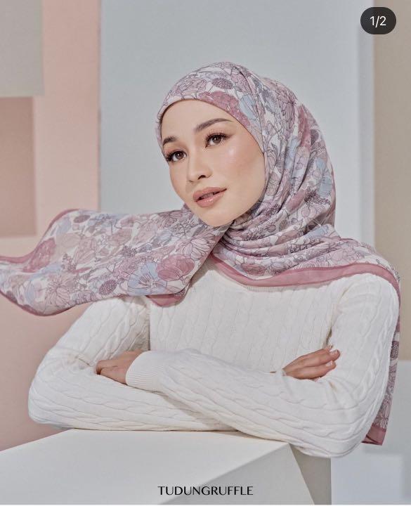Top Hijab, The Modest Stylish Hijab, Shawls, Tudung
