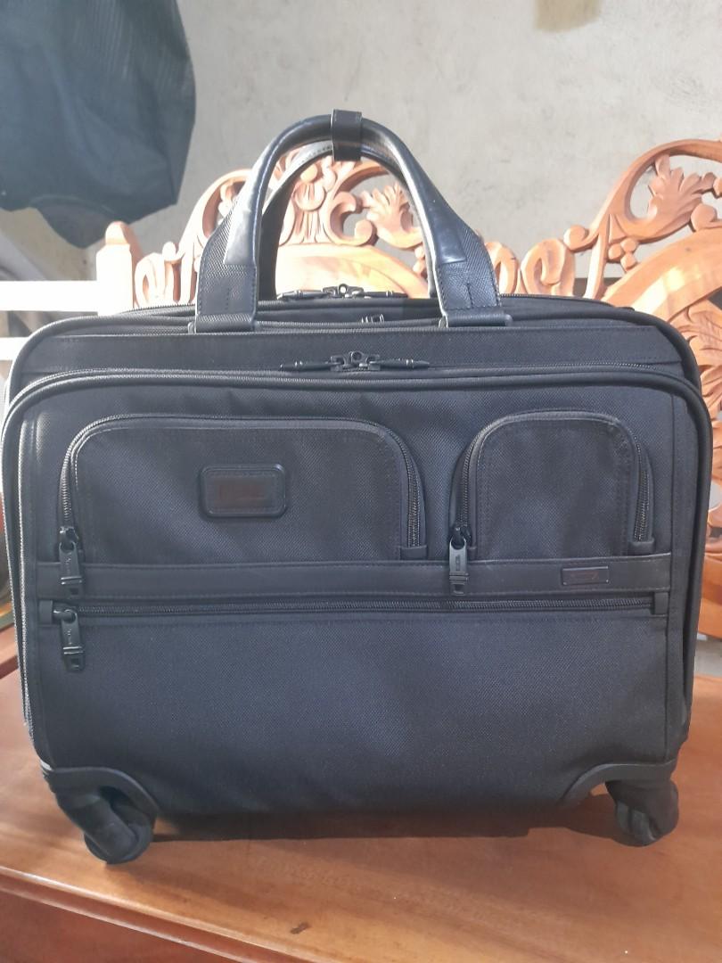 Tumi 4 clearance wheeled deluxe brief