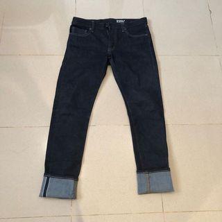 Uniqlo jeans selvedge skinny denim (dark indigo)