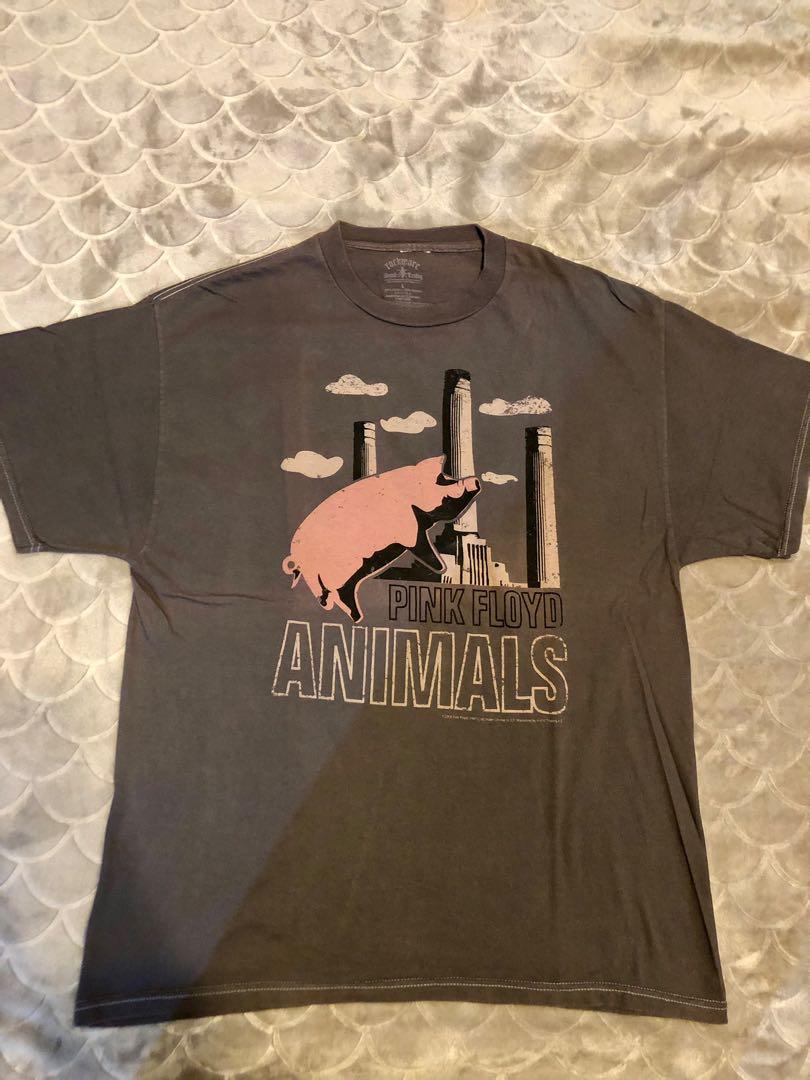 Vintage Pink Floyd Animals (Licensed) (Category: Activewear) located in Pasig City. Submitted by northernsold (Listing ID 1149793552, Image 2). Description: VINTAGE PINK FLOYD ANIMALS (licensed) Rockware Print TAG Color Grey Size L W 20.5 L 28 very good condition sadyang ganyan yun design na crack prints nun binili yan kasama sa style ( 1,000 ) + sf No COD / COP .