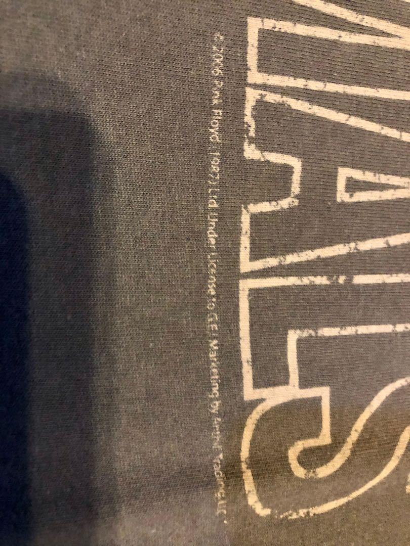 Vintage Pink Floyd Animals (Licensed) (Category: Activewear) located in Pasig City. Submitted by northernsold (Listing ID 1149793552, Image 3). Description: VINTAGE PINK FLOYD ANIMALS (licensed) Rockware Print TAG Color Grey Size L W 20.5 L 28 very good condition sadyang ganyan yun design na crack prints nun binili yan kasama sa style ( 1,000 ) + sf No COD / COP .