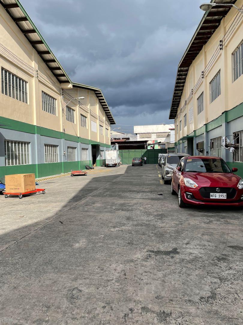 Warehouse for Lease in Pasig (Category: Commercial) located in Makati City. Submitted by keilah.merealty (Listing ID 1149679697, Image 1). Description: Warehouse for lease in Pasig 916 sqm Inside warehouse compound Rental rate: 250 pesos/sqm + VAT Minimum 1 year lease .