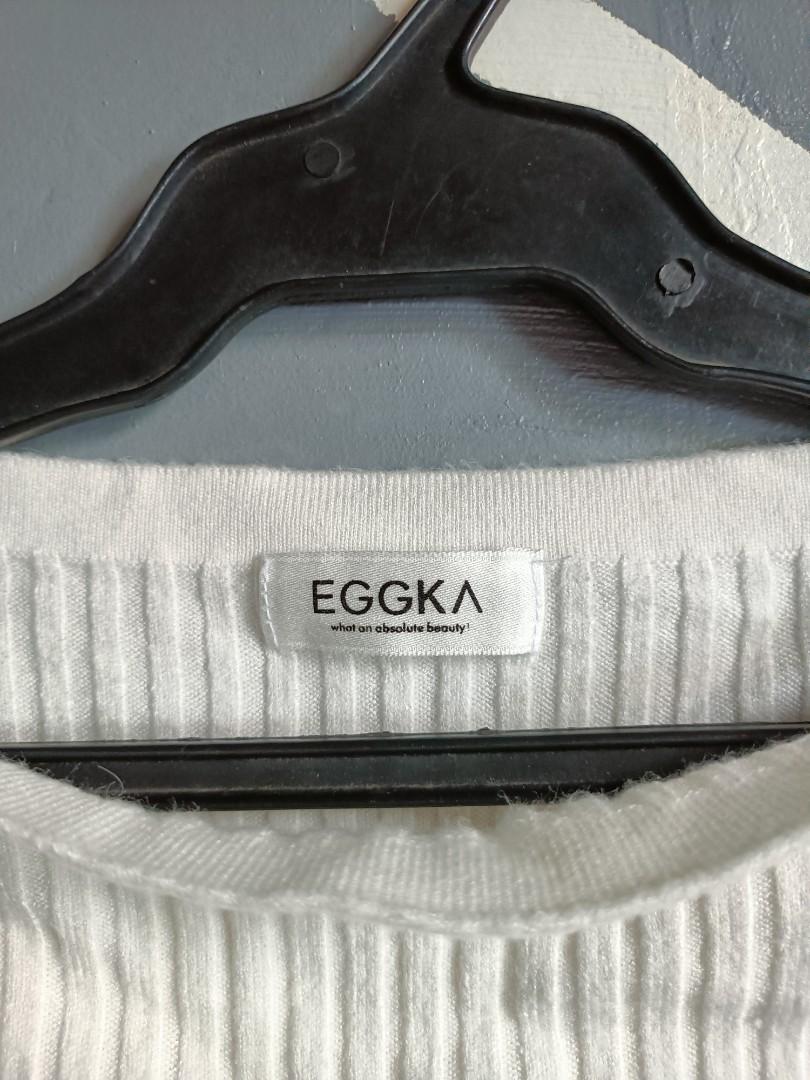 white off-shoulder longsleeves (Category: Longsleeves) located in Caloocan City. Submitted by glstrd (Listing ID 1149705052, Image 2). Description: looks very very cute in person fits small-semi small.