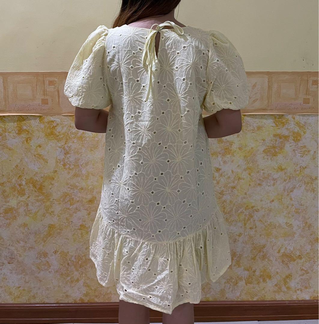 Yellow Bubble Sleeved Loose Dress (Category: Dresses) located in Tarlac. Submitted by chamsclosetdeclutter (Listing ID 1149726117, Image 2). Description: Bought this from shopee! Used 1-2x only. :) Free size - can fit XS-M..