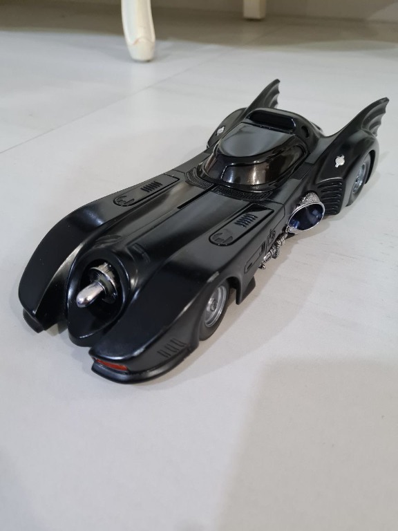 Batmobile 1989 hot hotsell wheels 1 18