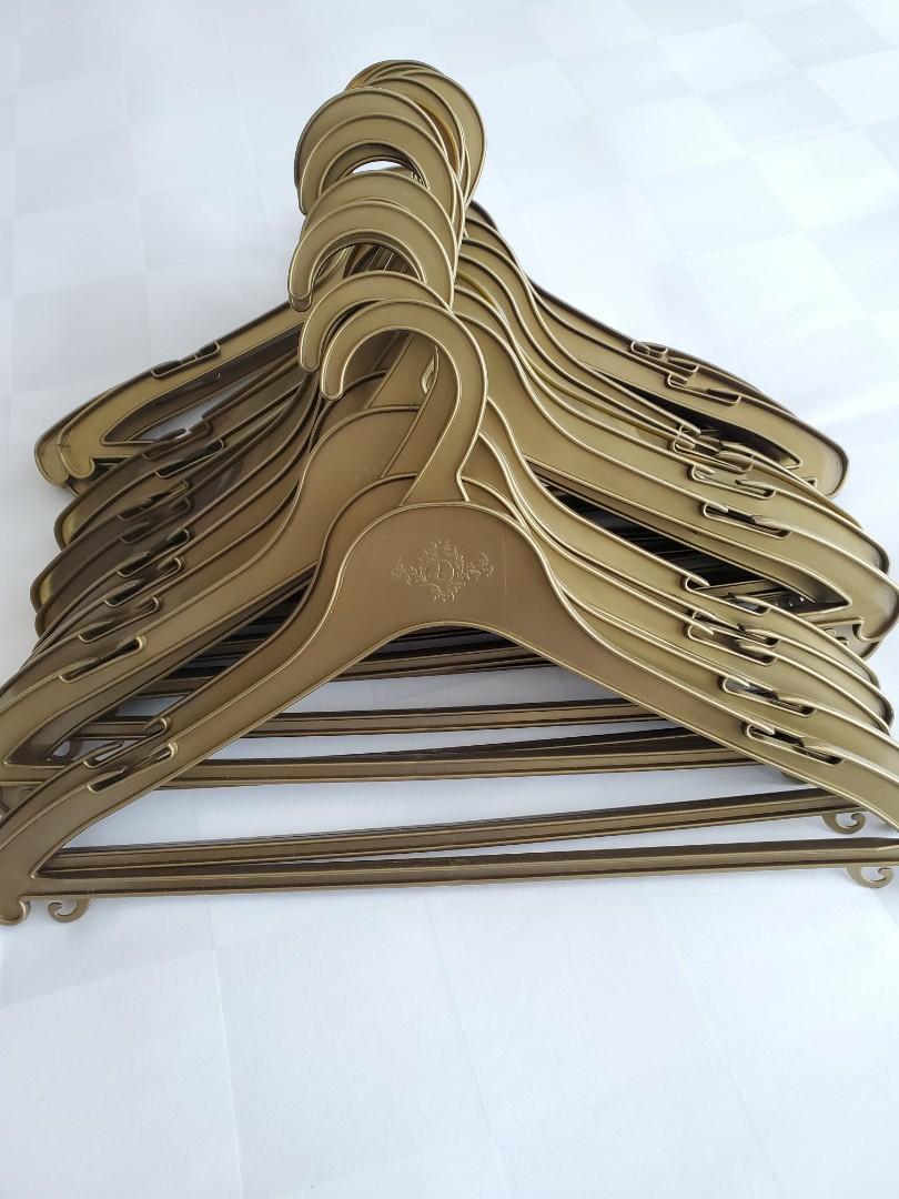 30 piece Golden Hangers for 50k, Fesyen Wanita, Aksesoris di Carousell