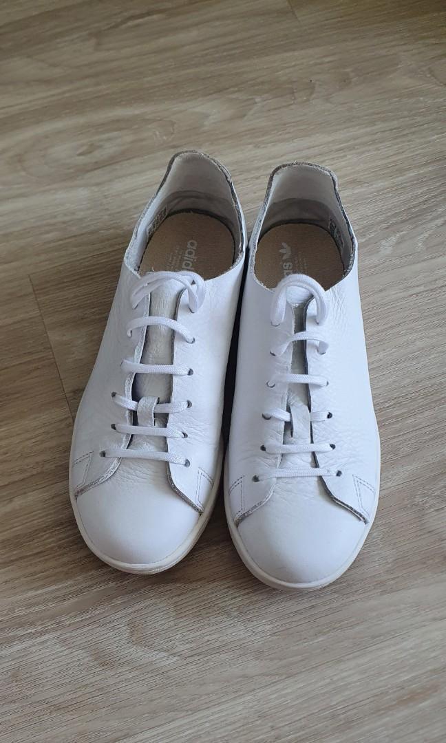 Adidas nuud leather smith, Women's Fashion, Footwear, Sneakers on Carousell