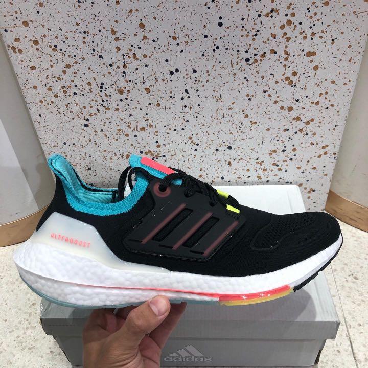 Adidas Ultraboost 2022 Consortium Multicolor, Fesyen Pria, Sepatu ,  Sneakers di Carousell