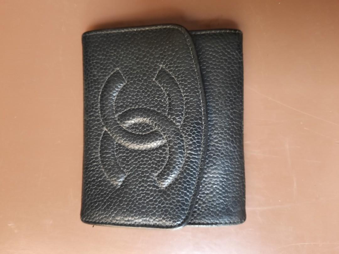 Authentic chanel coin purse in caviar (Category: Purses & Pouches) located in Zamboanga. Submitted by selected.things (Listing ID 1149824540, Image 3). Description: chain provided.see photos for the inside of the coin purse for the signs of usage. di ko na mabasa code but guaranteed authentic..