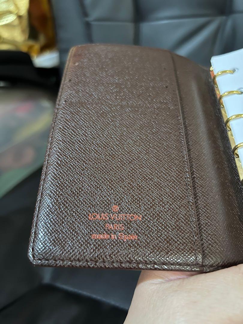 💯Authentic LV Damier Agenda PM Size (Category: Luxury Bags & Wallets) located in Quezon City. Submitted by KK_declutterluxx (Listing ID 1149870111, Image 2). Description: ☑️Excellent condition and 💯Authentic, super gold pa ng hardware ☑️Code: CA1909, mahirap picturan sa loob ☑️PM SIZE, paki google mo measurement ☑️With generic paper included.. ☑️Sf sagot ni buyer ☑️Loc: QC area.