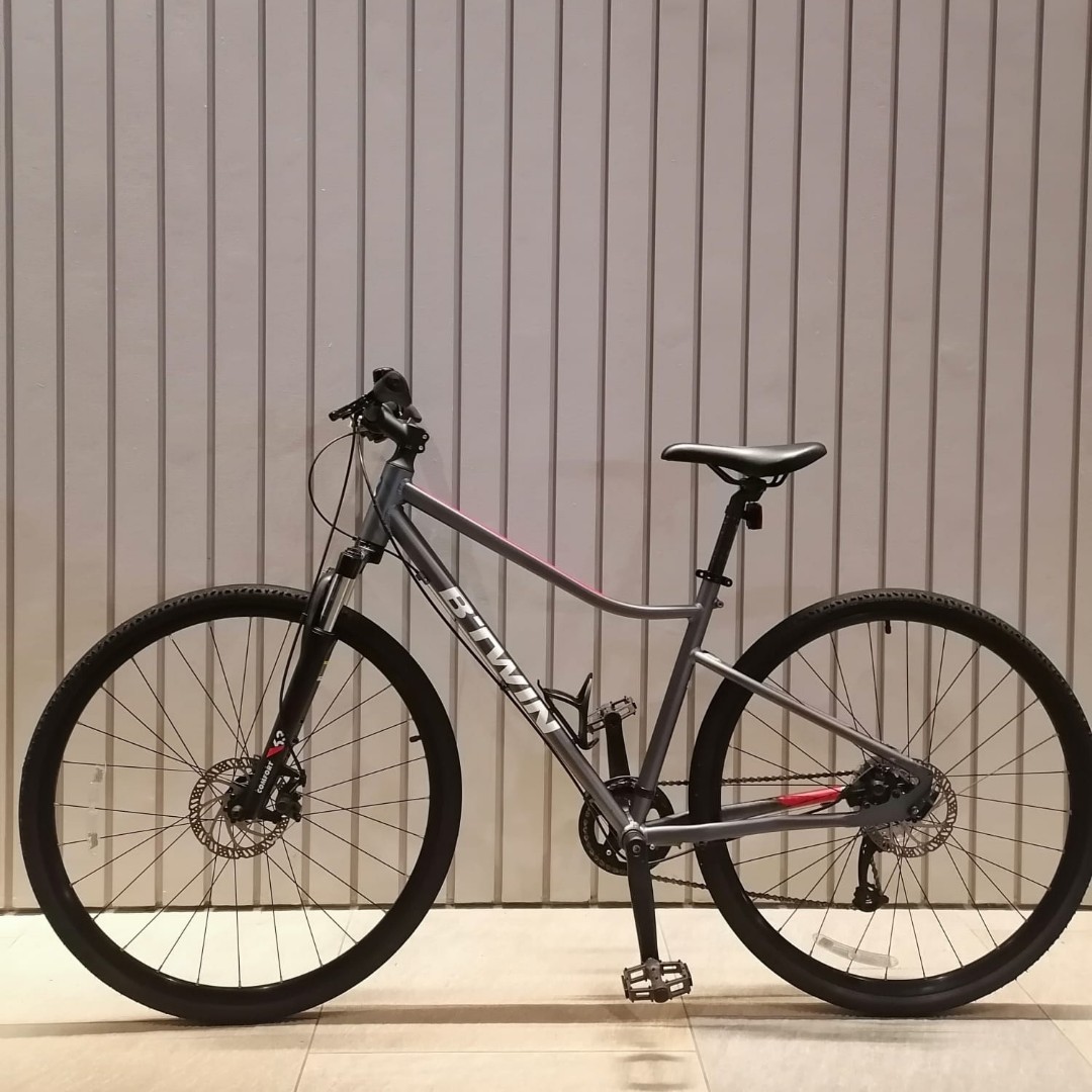 Bicycles,Btwin Riverside 500, Medium frame, 9 speed, disc brake with