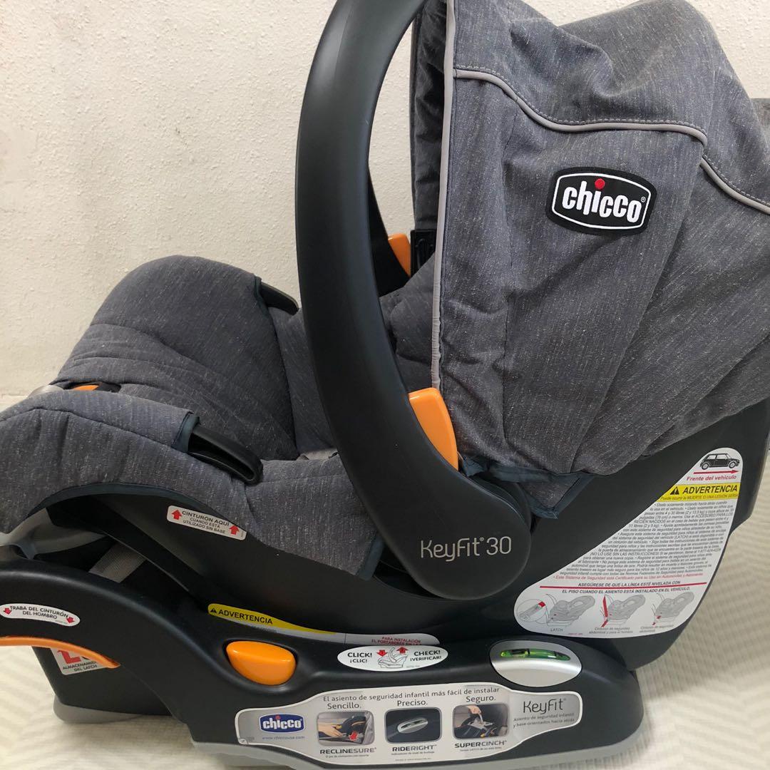 CHICCO Keyfit 30 Baby Infant Carseat and base with newborn insert