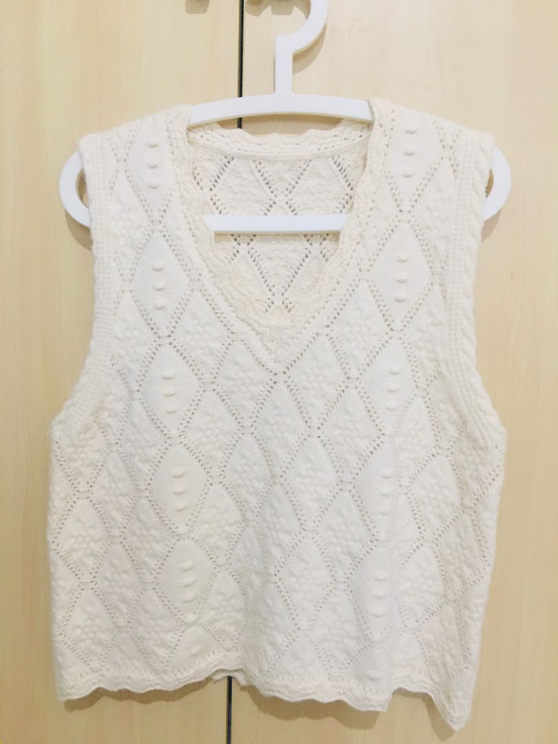 Cream Knit Vest, Women's Fashion, Tops, Other Tops on Carousell
